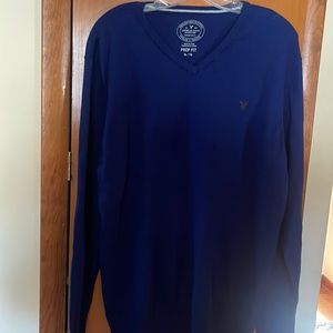 American Eagle Mens V-Neck Sweater Size XL.